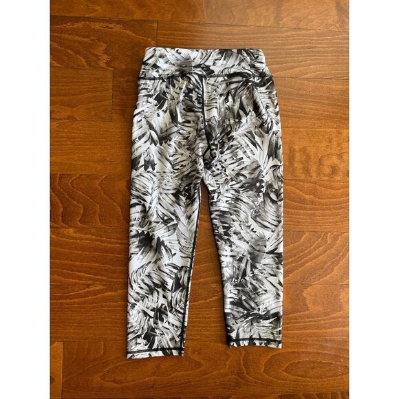 PrAna Womens Cropped Capri Leggings Stretch Gray  Black Tropical Floral Pants  S - Picture 7 of 7